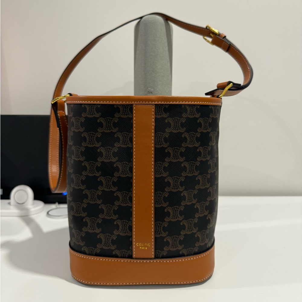 Leather crossbody bag